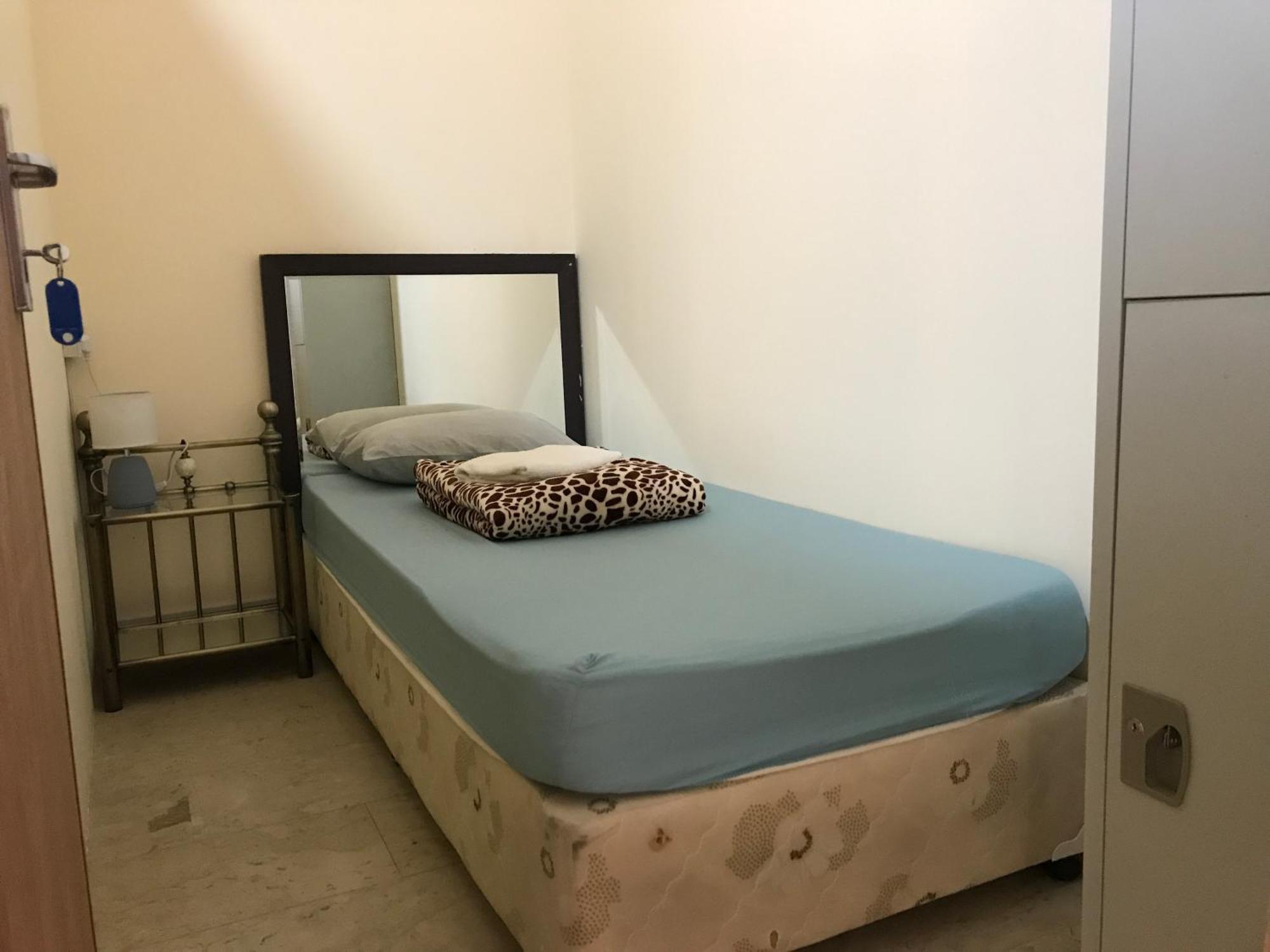 Backpacker'S Bed - No Parking Space Abu Dhabi Exterior foto