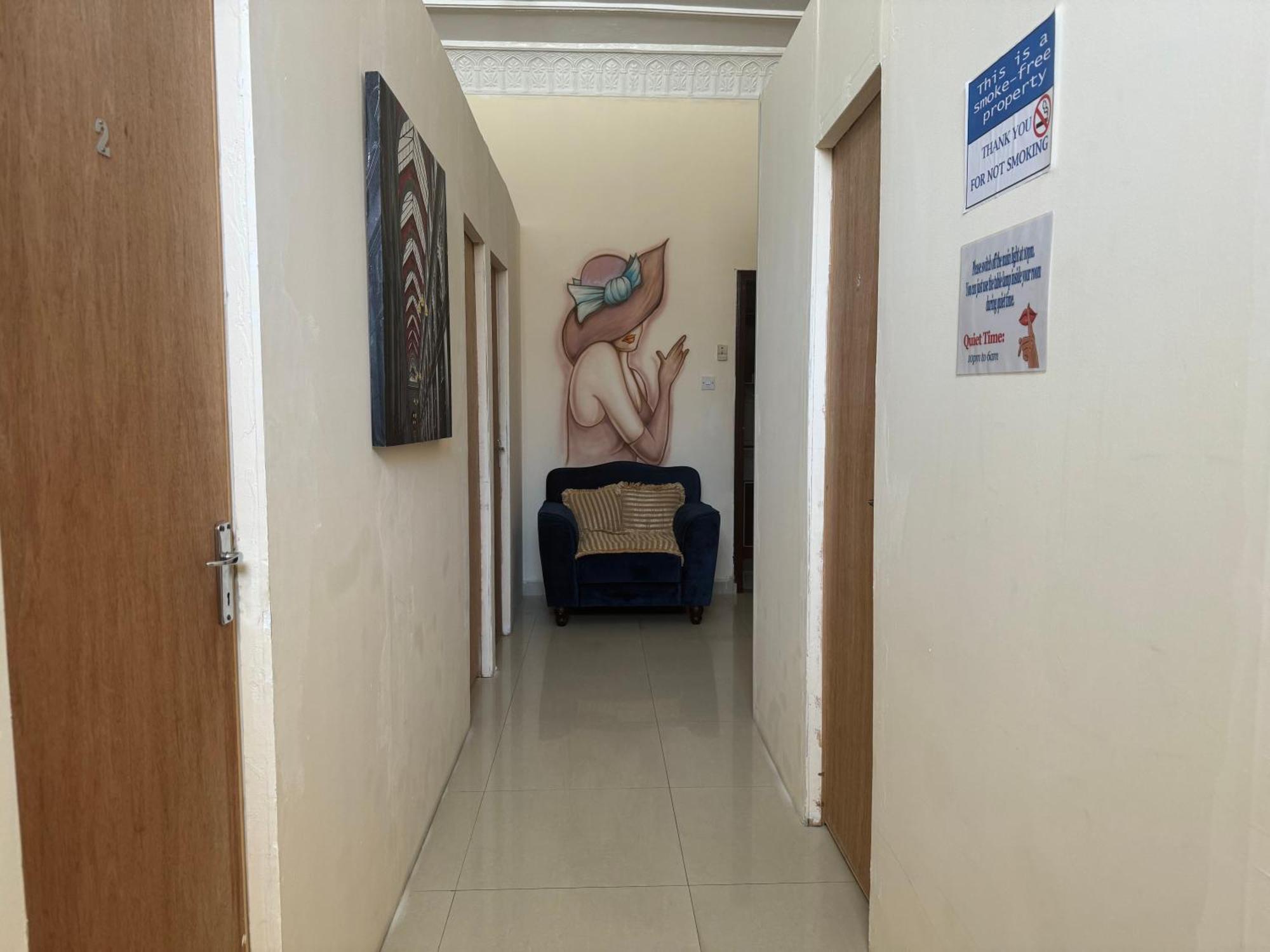 Backpacker'S Bed - No Parking Space Abu Dhabi Exterior foto