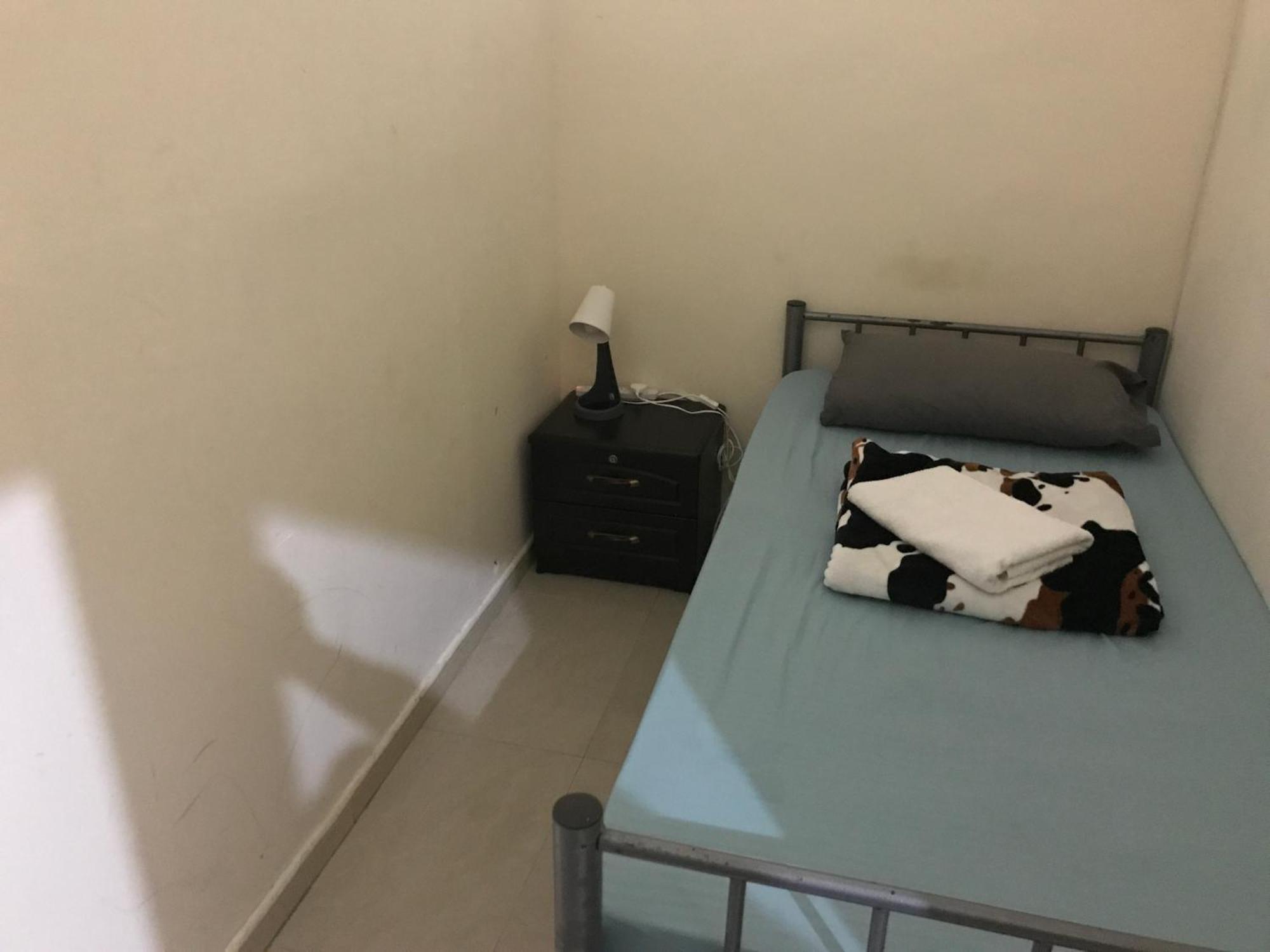 Backpacker'S Bed - No Parking Space Abu Dhabi Exterior foto