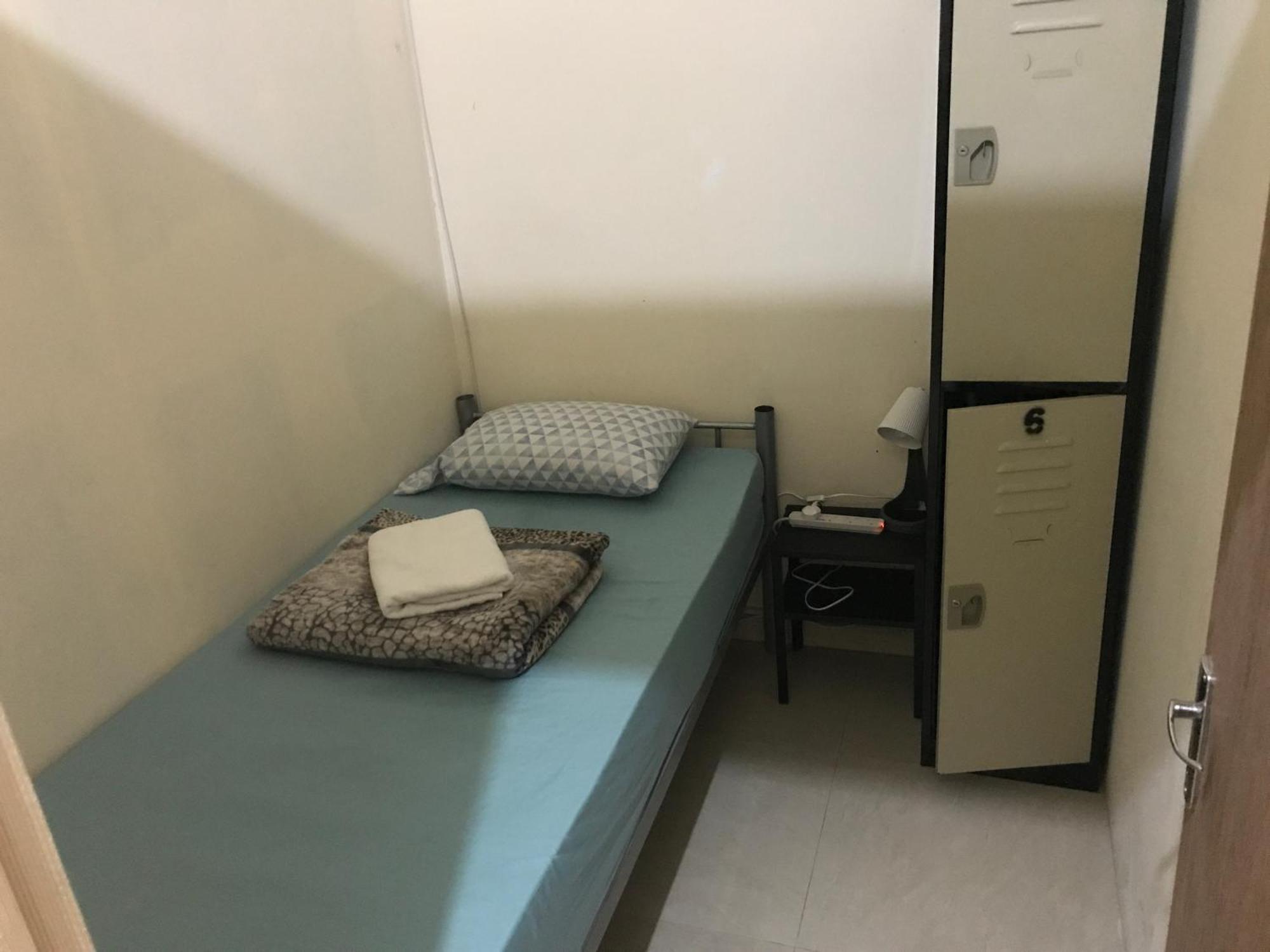 Backpacker'S Bed - No Parking Space Abu Dhabi Exterior foto